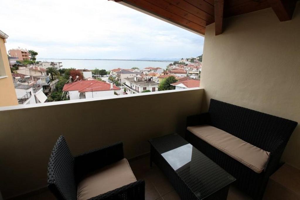 Delfini Hotel Menídion Quarto foto